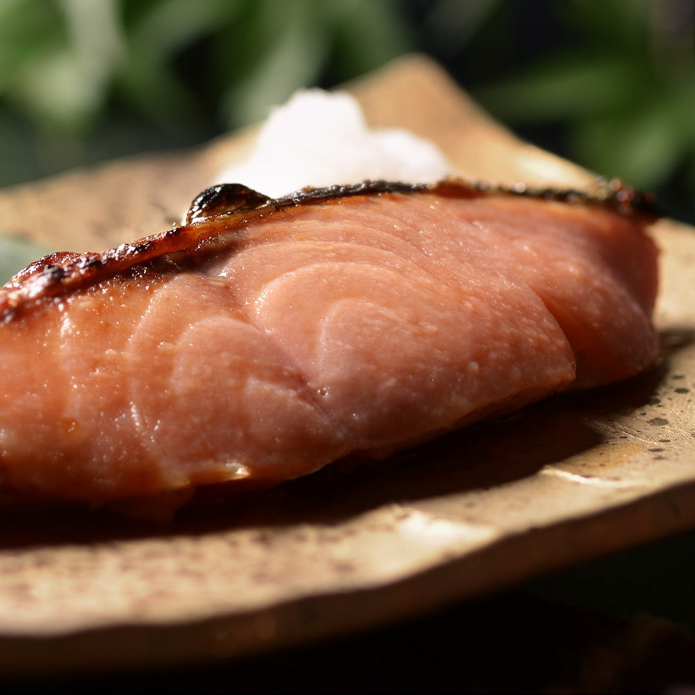 
                  
                    長期熟成鮭三種の味比べセット (秋鮭切身80g×1 紅鮭切身60g×1 時鮭切身60g×1)
                  
                